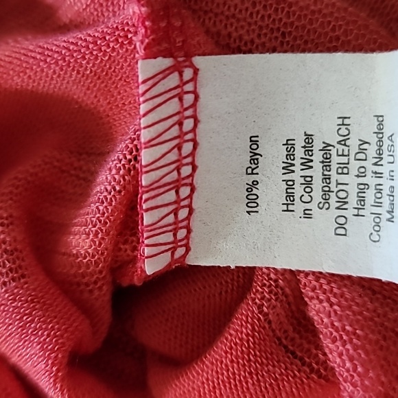 Lightweight Top With Batwing Sleeves - Picture 11 of 11